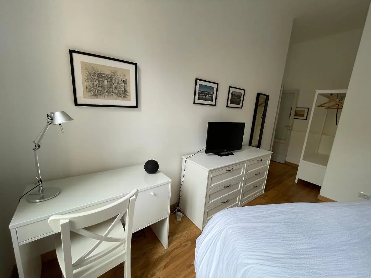 Luxury Apartment - Porta Venezia Milan 0*,  Italy